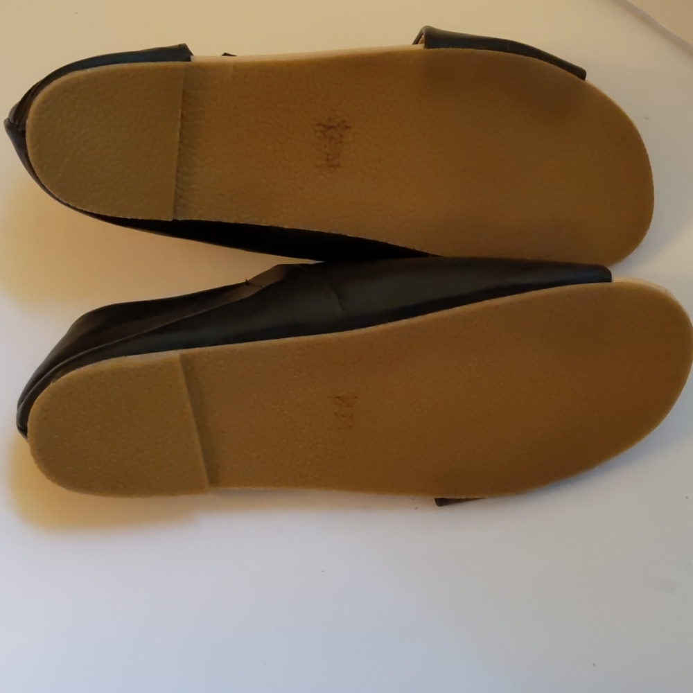 Black leather open toe flats-sz 8 - Picture 5 of 7